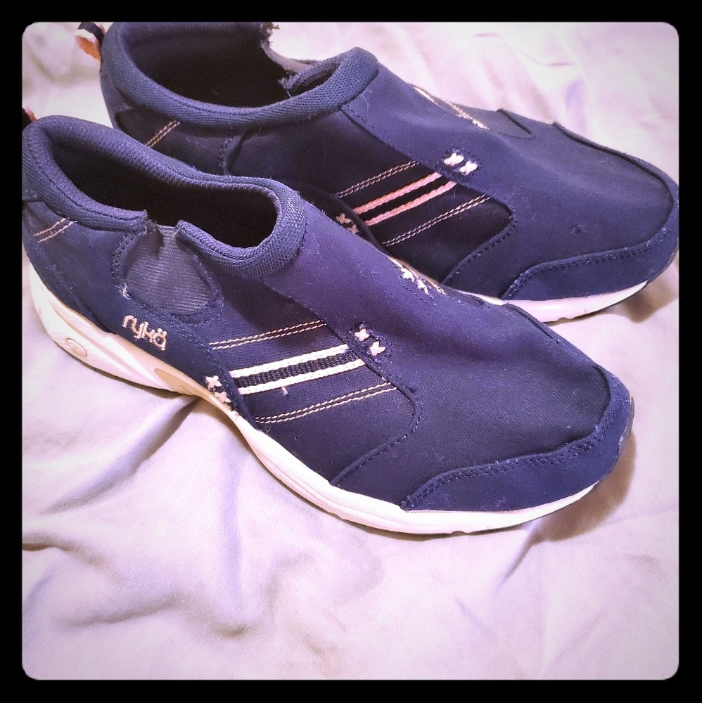 Ryka slip on walking shoes